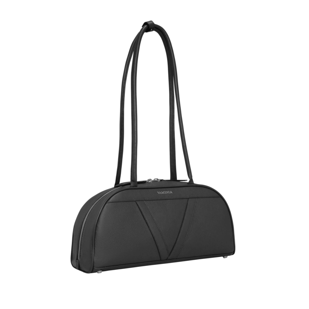 Elegant Shoulder Bag in Black Leather